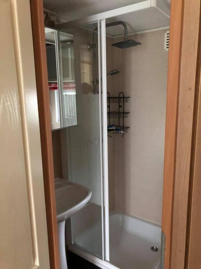Chalet 4-5 Pers In Epe F16 Van Alle Gemakken Voorzien Max Aantal Volwassenen Is 4 Εξωτερικό φωτογραφία